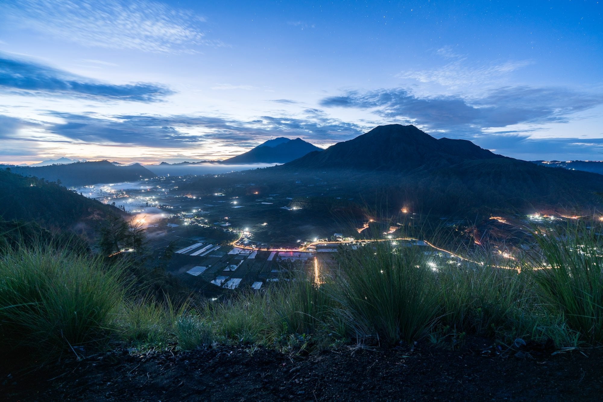 Photo by Journey Glimpse. Sony Alpha 7R II. Sony 16-35mm f/2.8 G Master. 30-sec., f/2.8, ISO 100