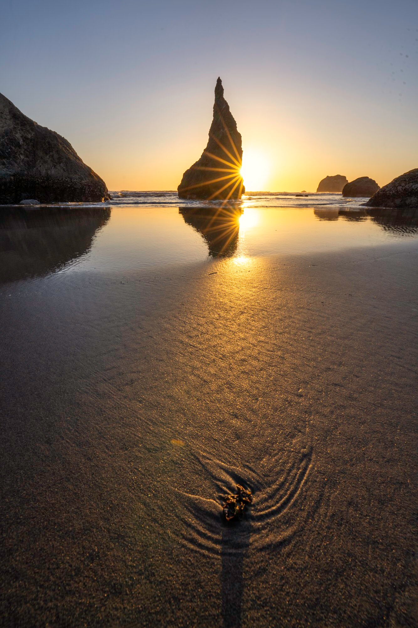 Sony-Alpha-Universe-Photo-by-Don-Smith-14mm-GM-Sun-Star-and-Wizards-Hat-Bandon-Beach.jpeg