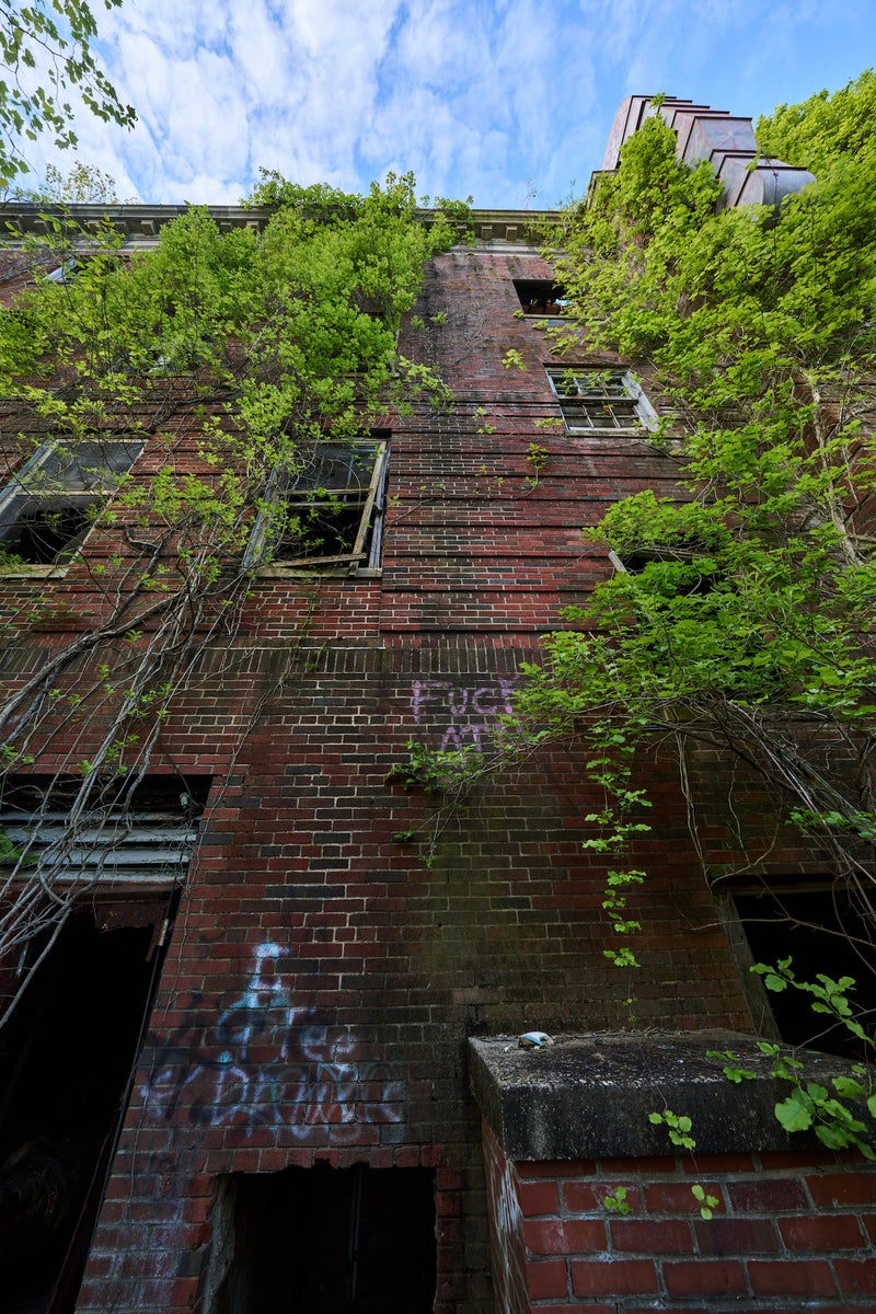jpg/Alpha-Universe-A7RV-Asylum-Drew-Geraci-4-1200_boundsc4e3ex.jpg?height=1200&fit=bounds