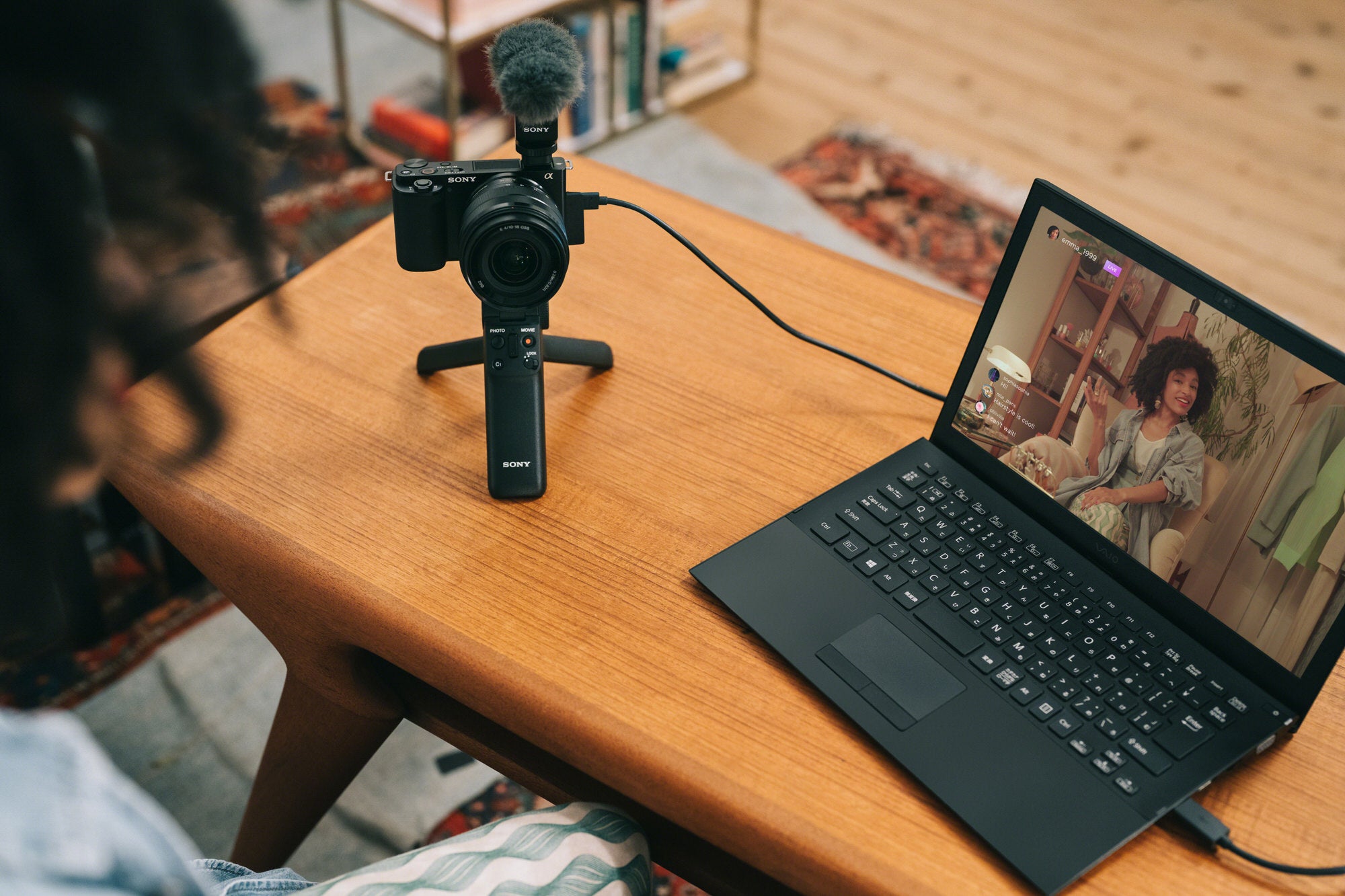 Alpha-Universe-Alpha-ZV-E10BK_SEL1018_VPT2BT_tripod_livestream.jpg
