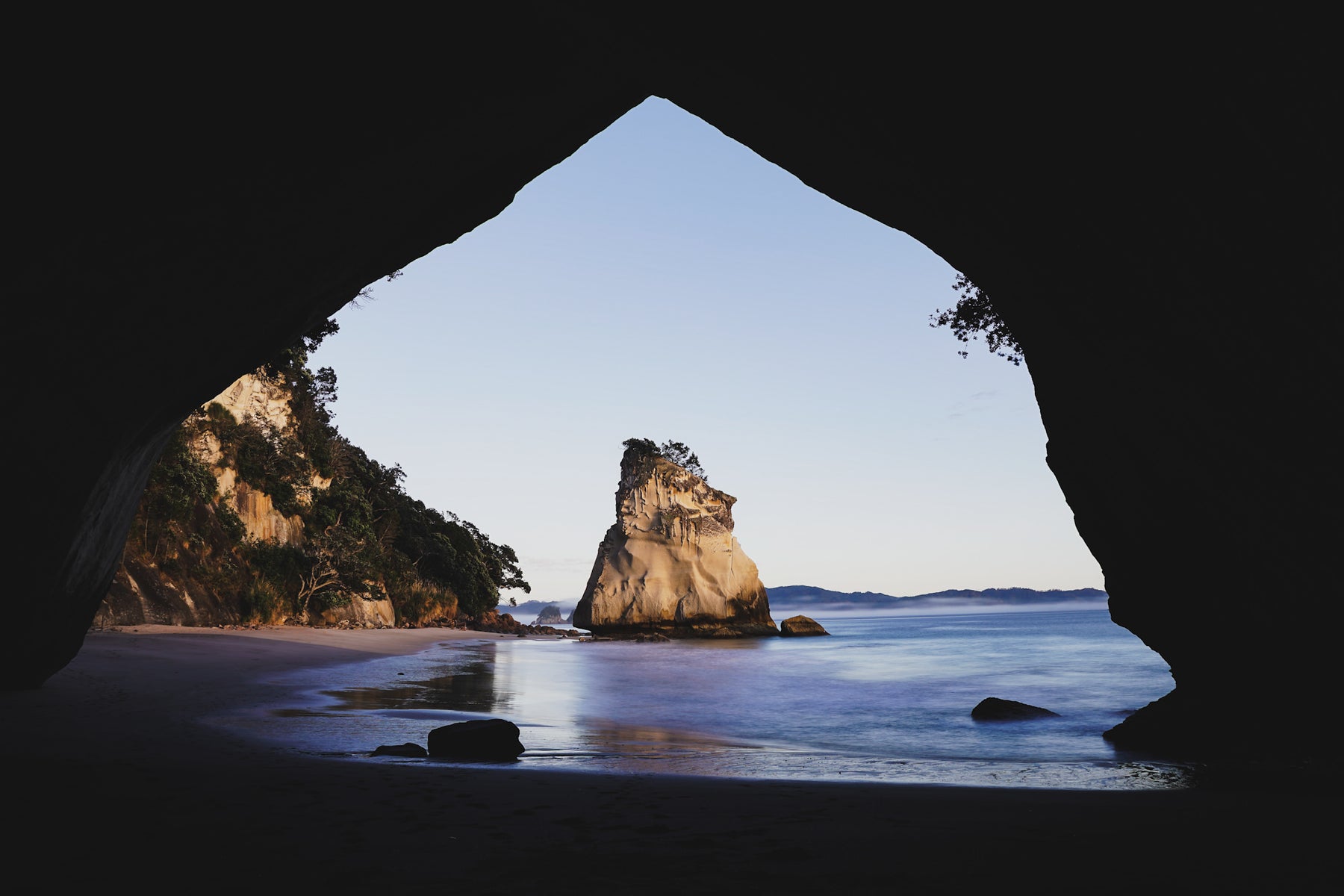 jpg/Alpha-Universe-Domenic-Bornicke-Cathedral_Cove-1200_boundsp1qeuf.jpg?height=1200&fit=bounds