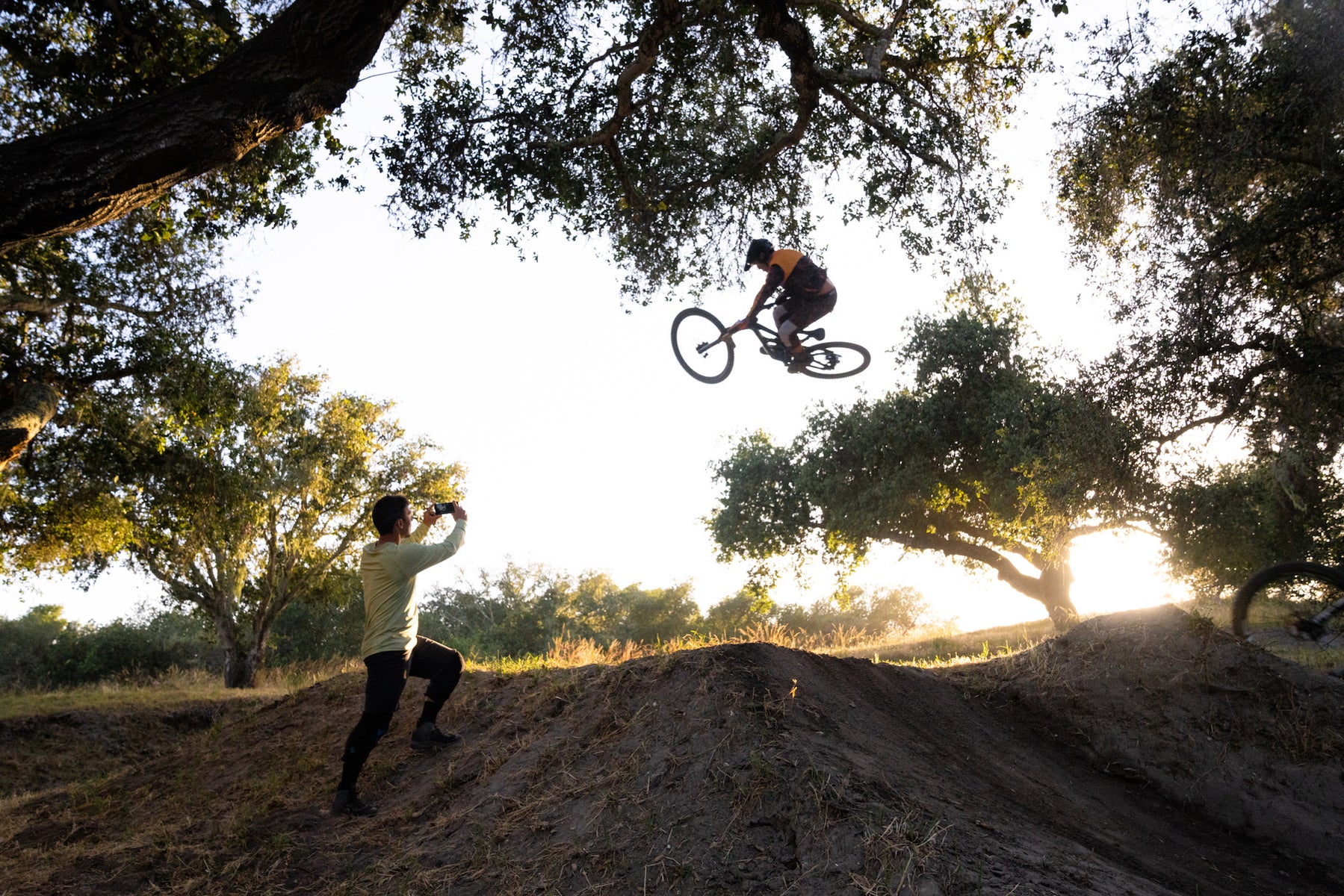 jpg/Alpha-Universe-MountainBikes-Chris-Burkard-Xperia1IV-1-1200_boundstc4flx.jpg?height=1200&fit=bounds