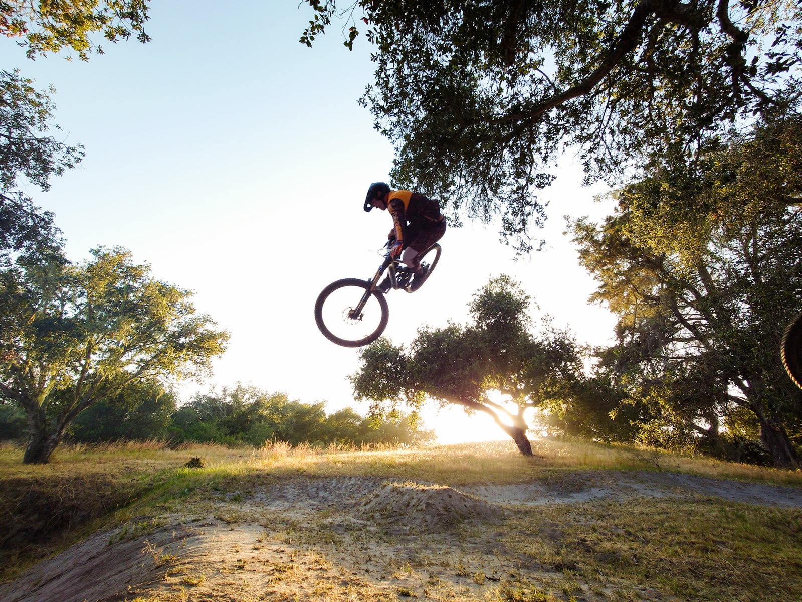 jpg/Alpha-Universe-MountainBikes-Chris-Burkard-Xperia1IV-2-1200_boundst9aic4.jpg?height=1200&fit=bounds