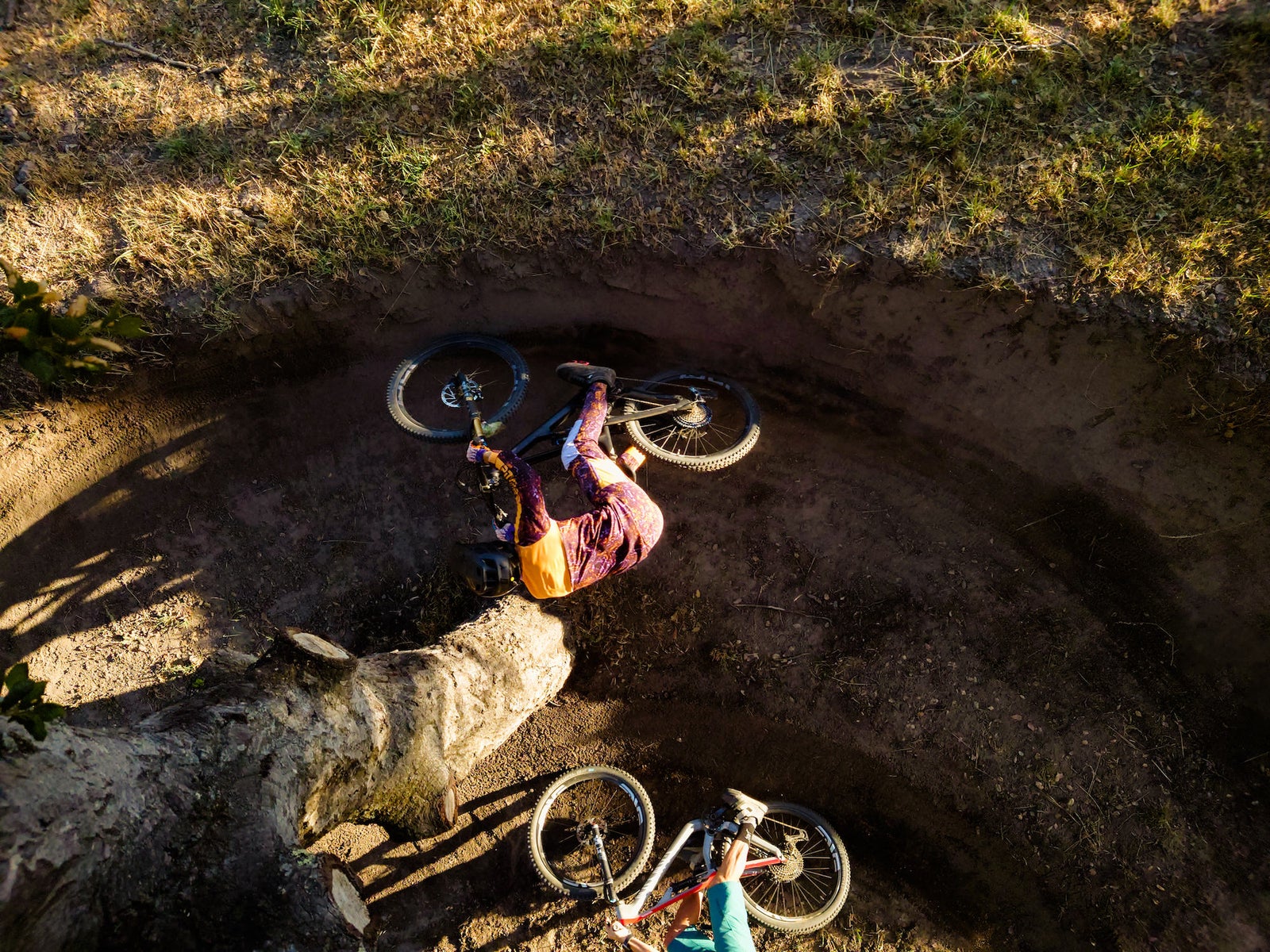 jpg/Alpha-Universe-MountainBikes-Chris-Burkard-Xperia1IV-7-1200_boundsutsyp5.jpg?height=1200&fit=bounds