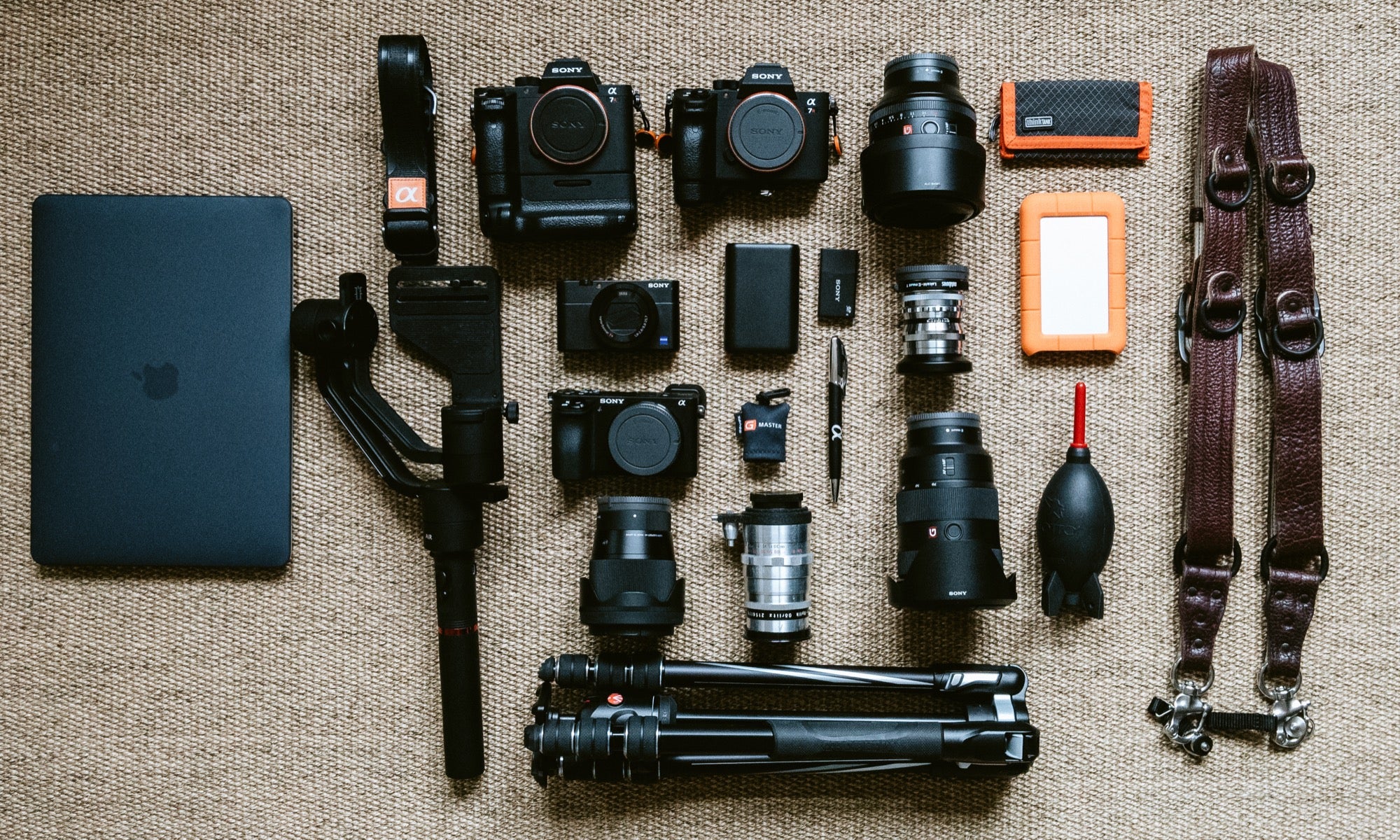 Alpha-Universe-Oveck-Whats-In-My-Bag-1.jpg