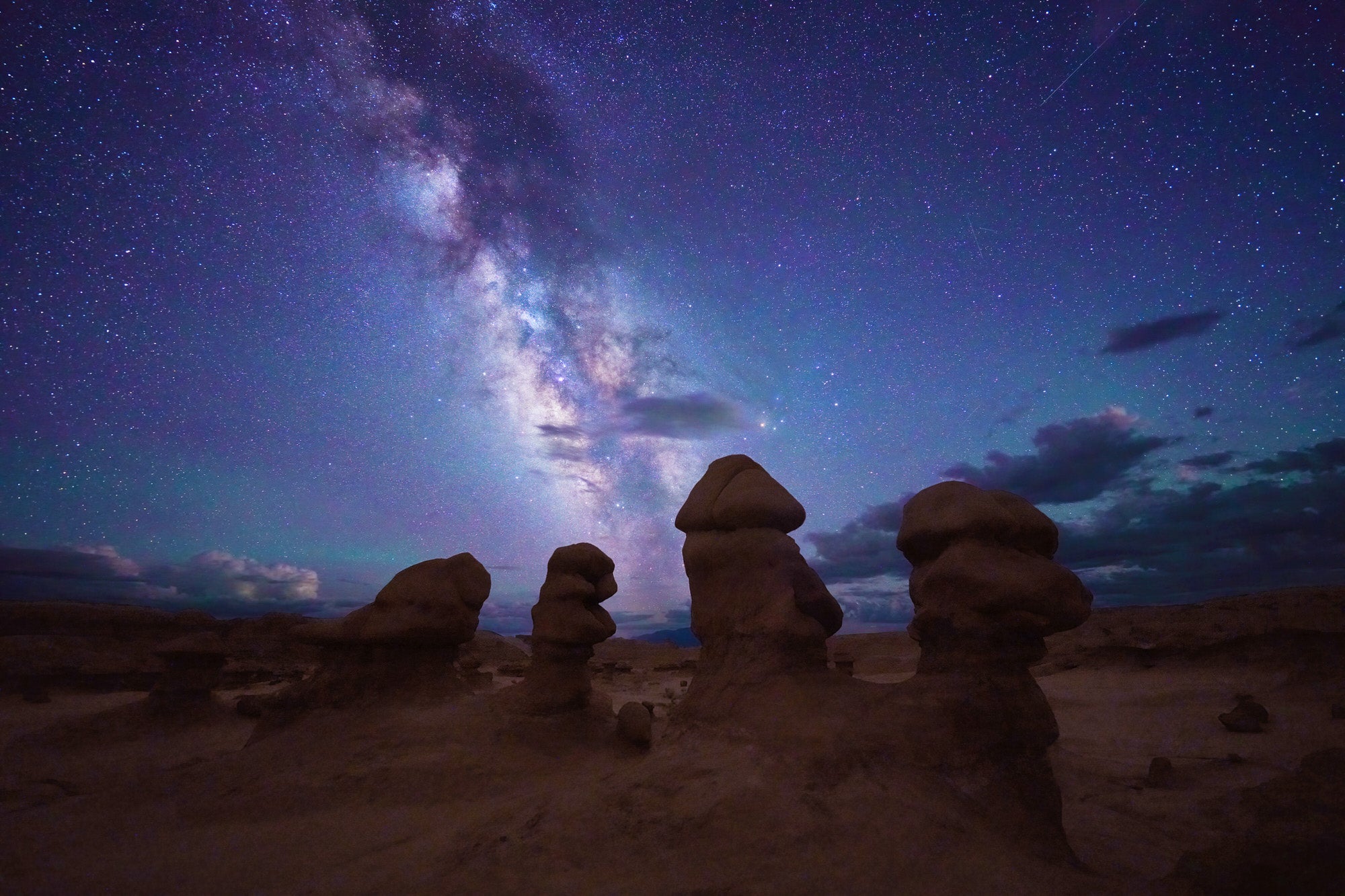 Alpha-Universe-Photo-by-Autumn-Schrock-autumn-schrock_goblin-valley-astro-2.HkGEAEmU4i.jpg