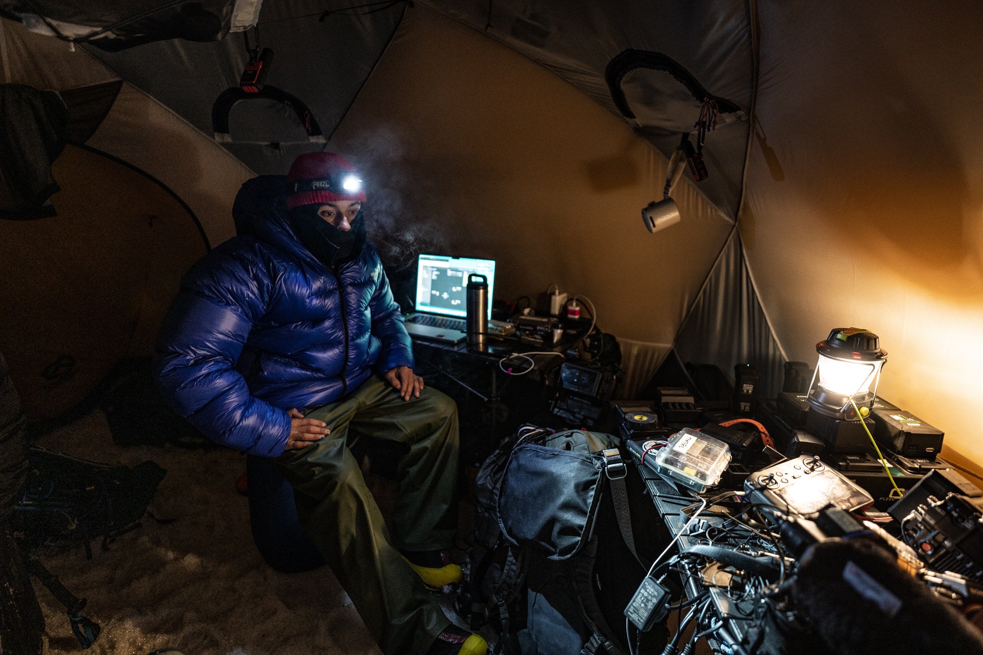 Photo by Renan Ozturk. Sony Alpha 1. Sony 20mm f/1.8 G. 1/100-sec. f/1.8, ISO 1000