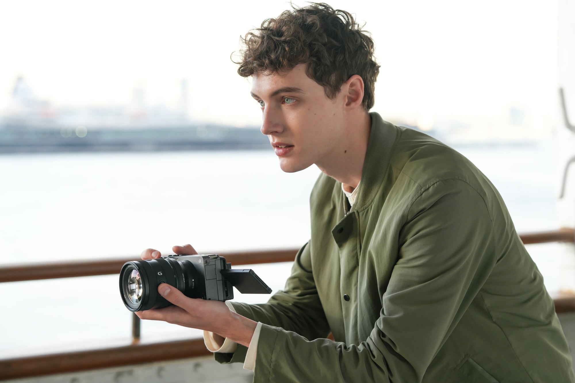 Alpha-Universe-Sony-SEL2070G_ILME-FX3_Movie_Shooting.jpg