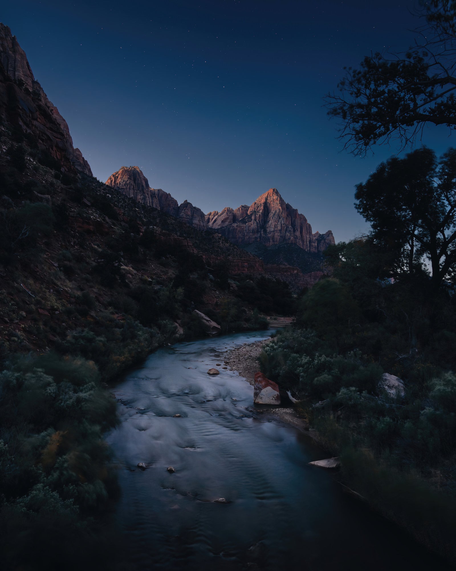 Photo by Bret Blakely. Sony Alpha 7R V. Sony 24-70mm f/2.8 G Master II. 8-sec., f/2.8, ISO 800