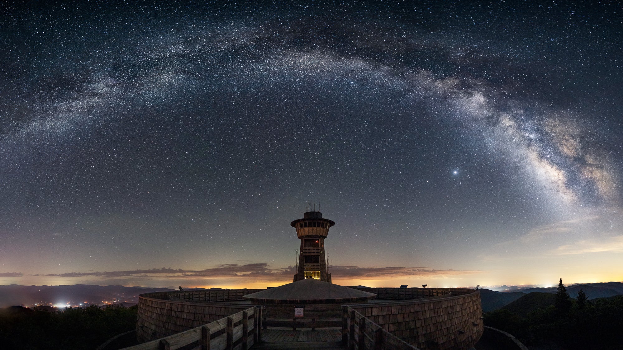 Photo by Chris Greer. Sony Alpha 7R III. Sony 16-35mm f/2.8 G Master. 20-sec., f/2.8, ISO 5000