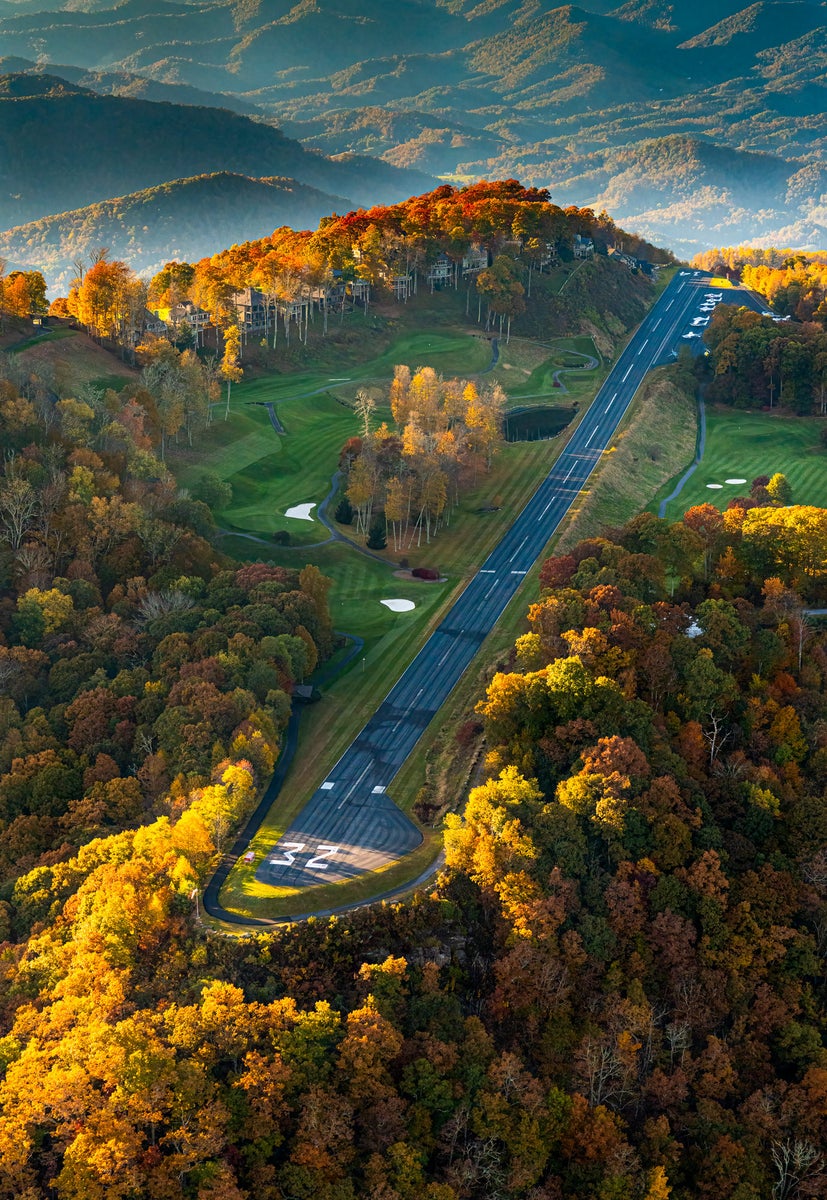 jpg/Alpha-Universe-WIMB-Craig-Elson-Runway-in-the-Sky-NC-Mountains-1200_boundsg0z3no.jpg?height=1200&fit=bounds