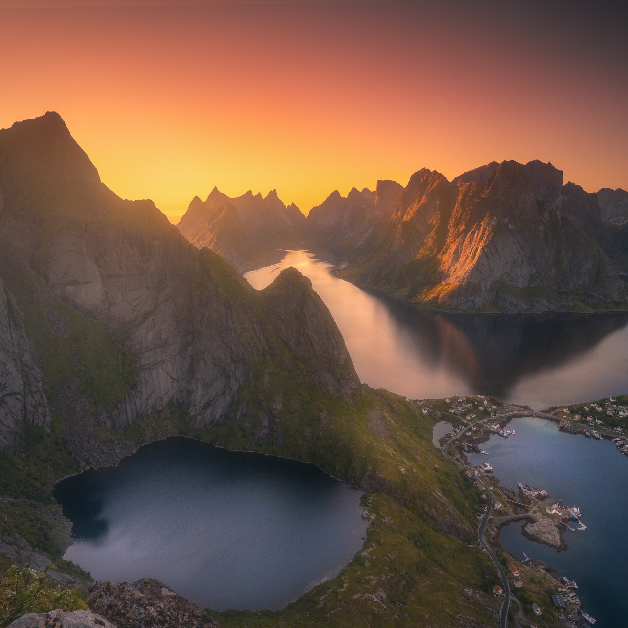 Photo by Nelson Thaksakorn. Sony Alpha 7R V. Sony 16-35mm f/2.8 G Master II. 1/50-sec., f/8, ISO 200