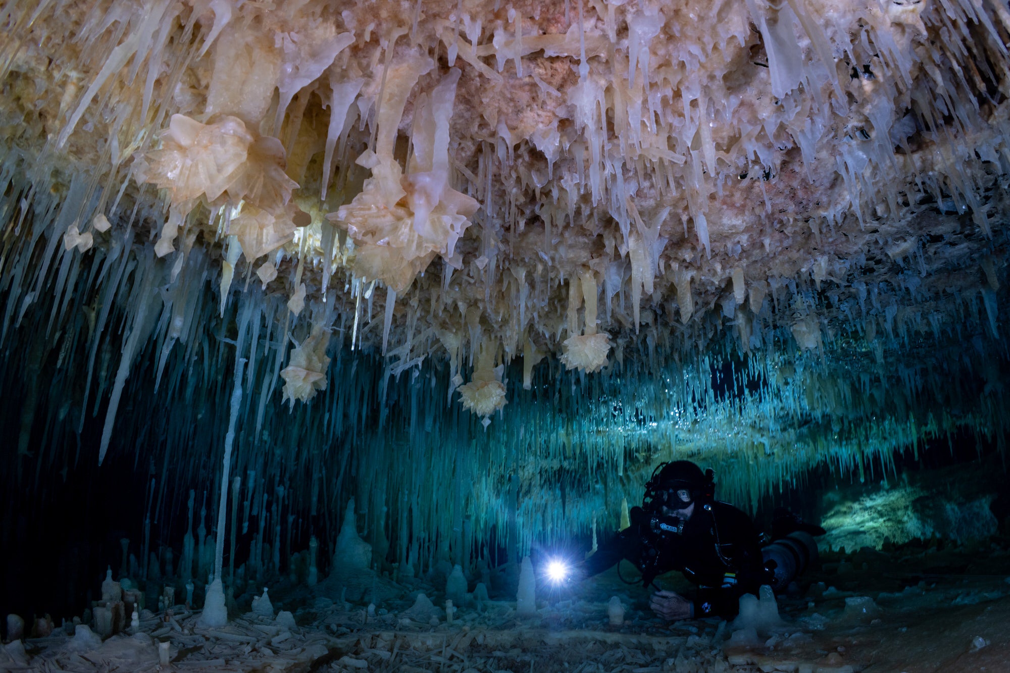 Alpha-Universe-photo-by-Paul-Nicklen-The-Glass-Factory-Bahamas.jpg