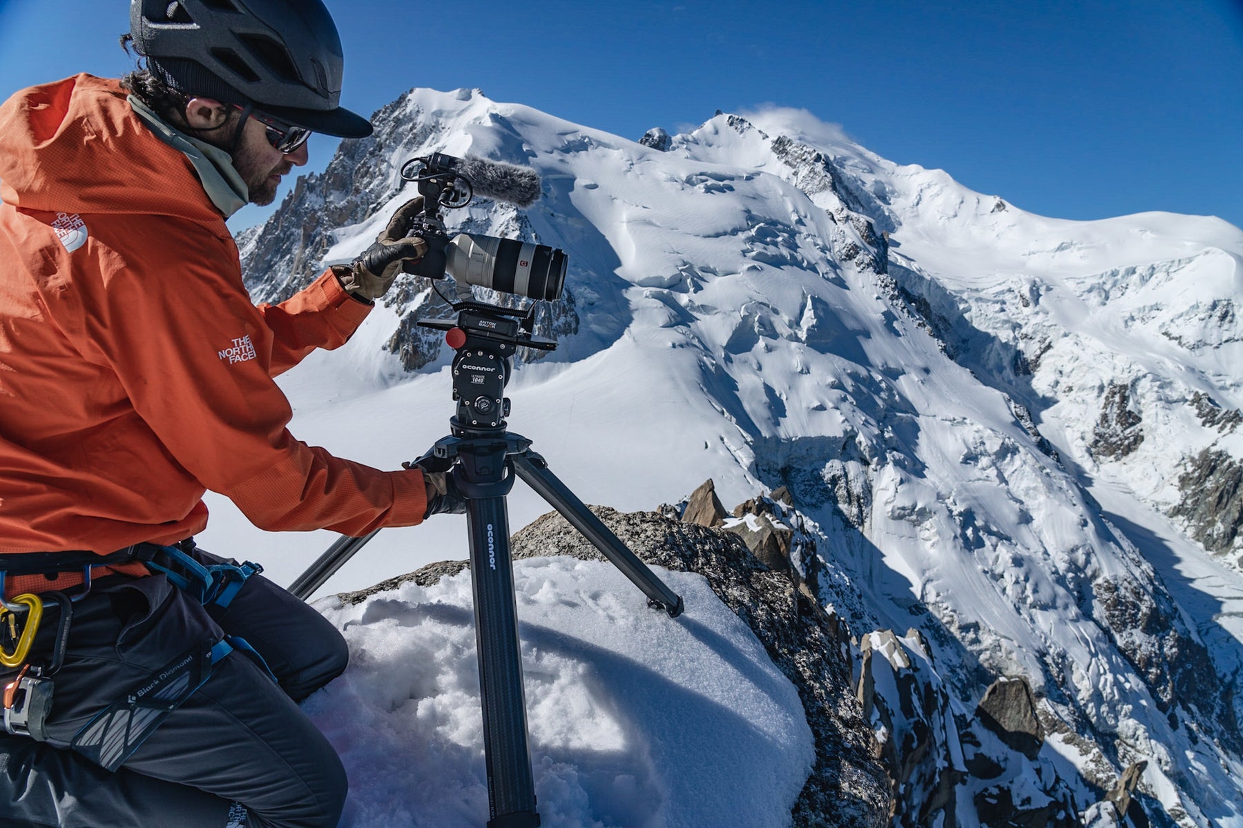jpg/Alpha-Universe-photo-by-Renan-Ozturk-210718_OZTURK_OCULUS_REDBULL_VR_BTS_014738-1200_boundsfgfit6.jpg?height=1200&fit=bounds