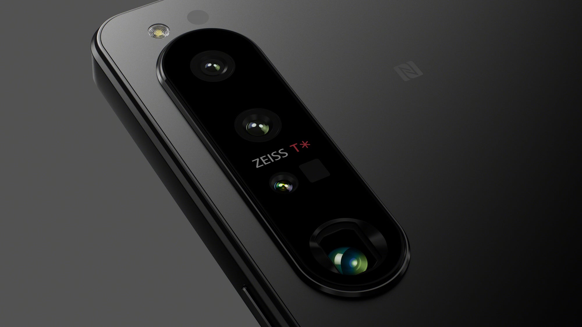 jpg/Sony-Alpha-Universe-Xperia-1-IV-_cameraSpecific_tripleLens_16.9-1200_bounds12r50u.jpg?height=1200&fit=bounds