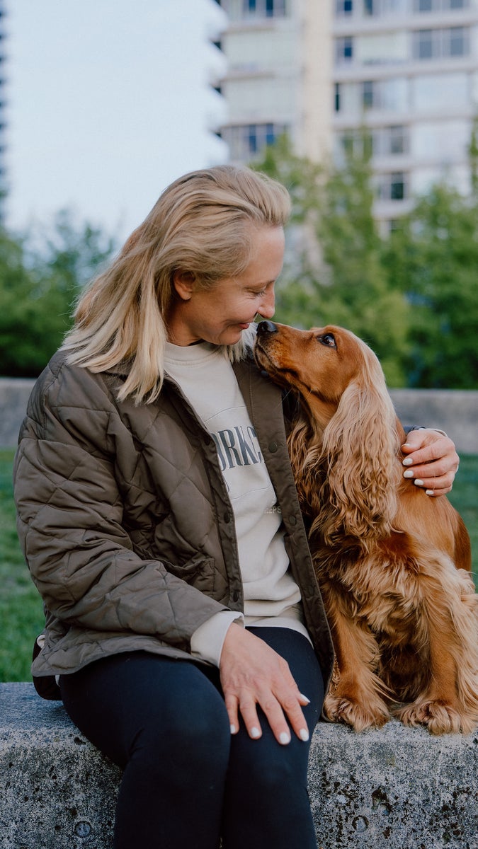jpg/alpha-universe-person-and-cocker-spaniel-bonding-on-bench-justin-veenema-1200_bounds1rd3jh.jpg?height=1200&fit=bounds