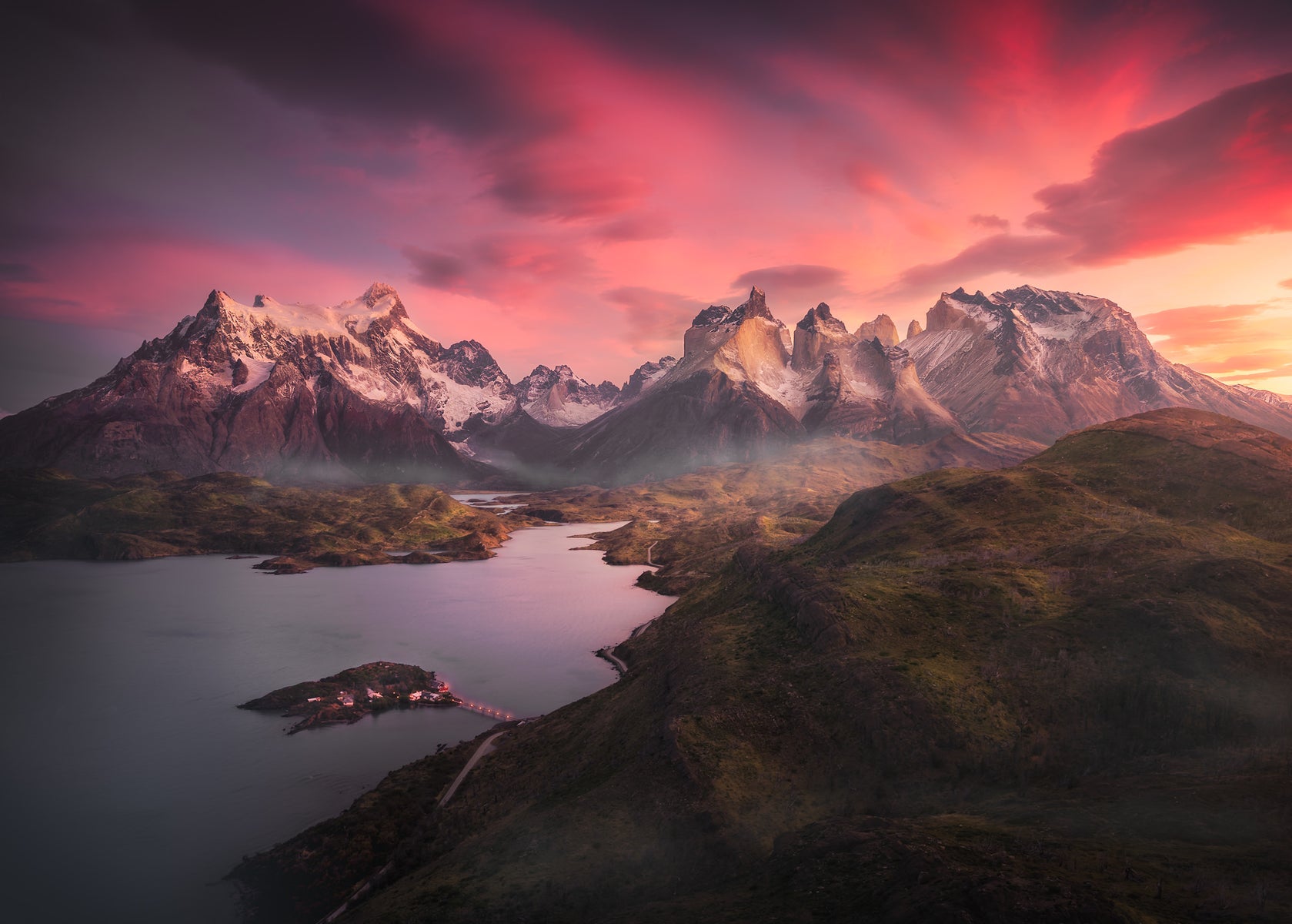 jpg/alphauniverse-whats-in-my-bag-torres-del-paine-sunrise-patagonia-landscape-1200_boundsniwzlc.jpg?height=1200&fit=bounds